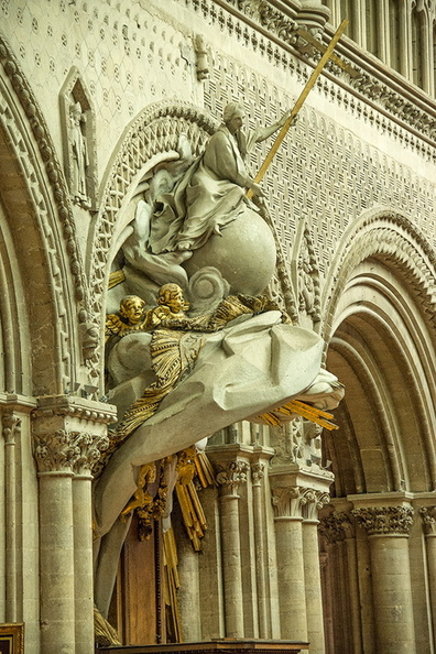 _JJC5277  Nef de la Cathédrale de Bayeux++.jpg